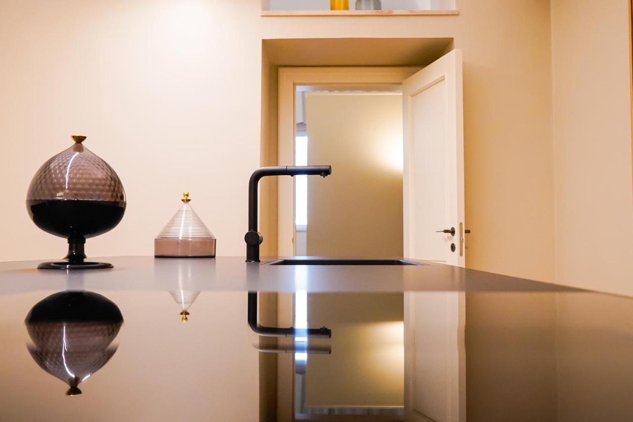 Meh Luxury Apartment City Centre Bari Exterior foto
