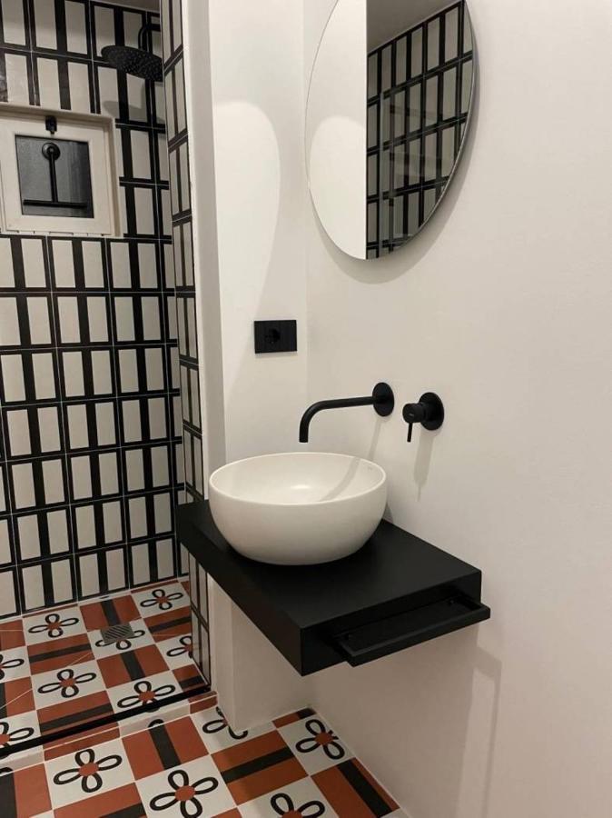 Meh Luxury Apartment City Centre Bari Exterior foto